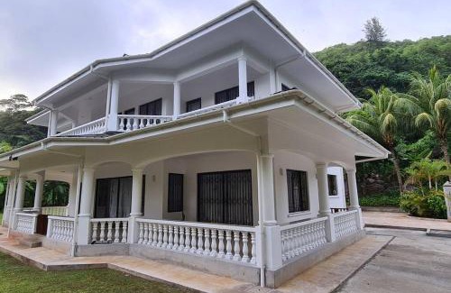 Port Glaud Villa | Island Of Love