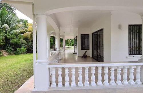 Port Glaud Villa | Island Of Love