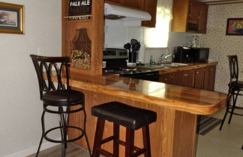 Rumsey Cabin | Island Paradise in Island Kentucky