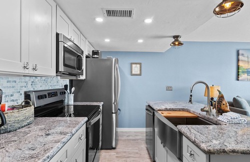 Cedar Key Condo | Island Place 112 No Stairs Great View, Pool!