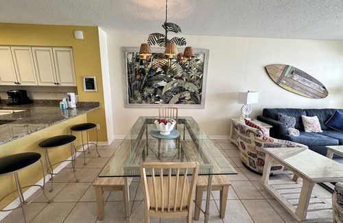 Fort Walton Beach Condo | Island Princess #709 | Gulf Front + Pool Access