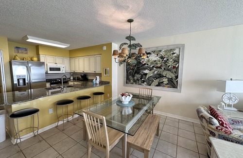 Fort Walton Beach Condo | Island Princess #709 | Gulf Front + Pool Access