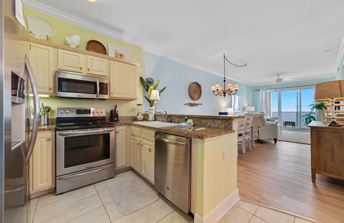 Gulf Shores Condo | ISLAND ROYALE P304 IS A TROPICAL PARADISE!