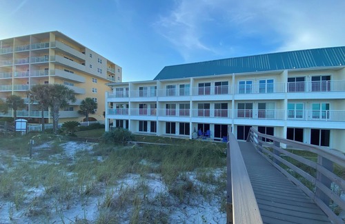 Fort Walton Beach Condo | Island Sands 208 - Spectacular views, beachfront, and a full kitchen,