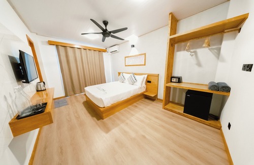 Dhiffushi House | Island Serenity