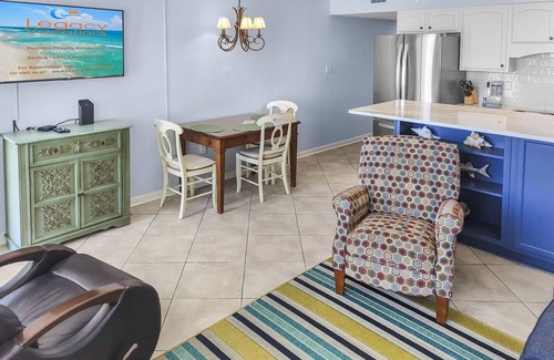 Fort Walton Beach Condo | Island Surf #7 - 2 Bd Beach front & pool side condo w/beach service!