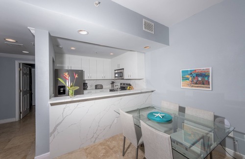 Estate Enighed Condo | Island Therapy - New Listing! Modern 1 Bed/1 Ba Condo at Grande Bay - sleeps 4