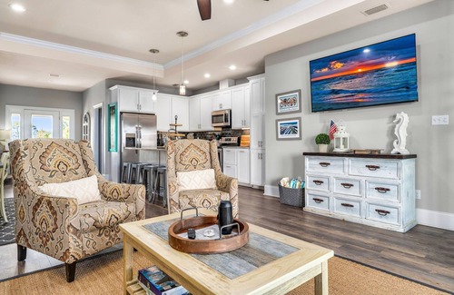 St. George Island House | Island Tide is a 4-bed, 4-bath house on the west side of St. George Island, FL.