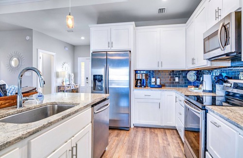 St. George Island House | Island Tide is a 4-bed, 4-bath house on the west side of St. George Island, FL.
