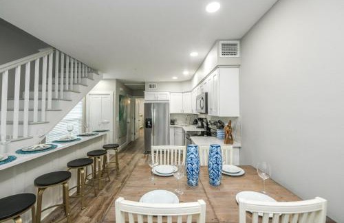 Siesta Key Village House | Island Time West