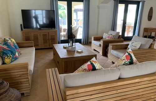 Noord Villa | Island Time: Your Luxurious Retreat in Tierra Del Sol, Aruba.