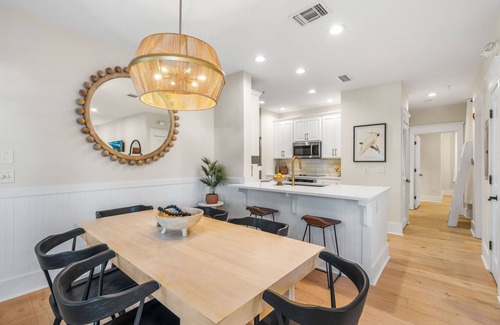 Rosemary Beach Condo | Island Vibes at Emerald Palm/2 Bedroom Condo Rosemary Beach/2 Bikes
