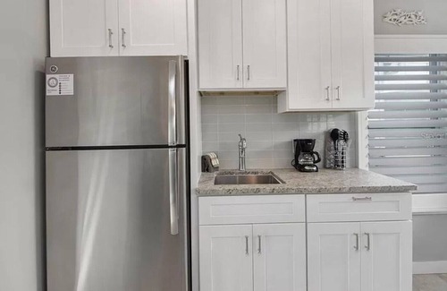 Clearwater Beach Cottage | Island Vibes Cottage | Amazing Location