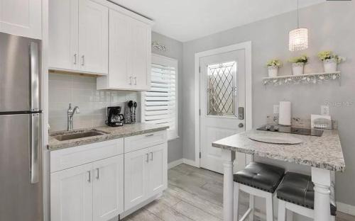 Clearwater Beach House | Island Vibes Cottage