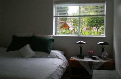 Regional District of Nanaimo Bed & Breakfast | Island View B&B
