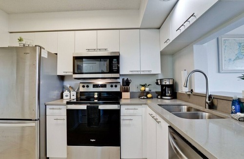 Holmes Beach Condo | Island Walk, Cove 207 Overlooking Natural Preserve With A Pool