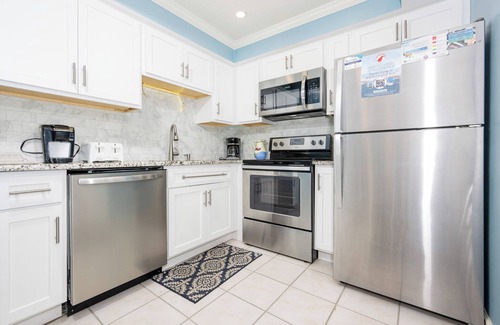 Gulf Shores Condo | Island Winds East 810 - Condo right on the beach!