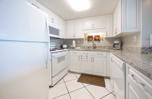 Gulf Shores Condo | Island Winds West 574 - 2 Bedroom Gulf Front Condo