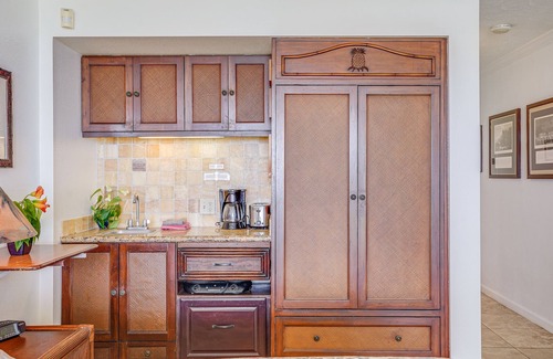 Wailua Apartment | Islander on the Beach 131 Direct Oceanfront Studio