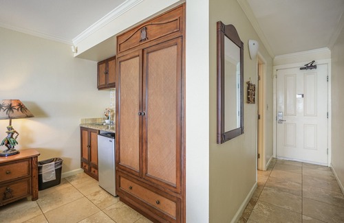 Wailua Apartment | Islander on the Beach 323 Ocean View Studio
