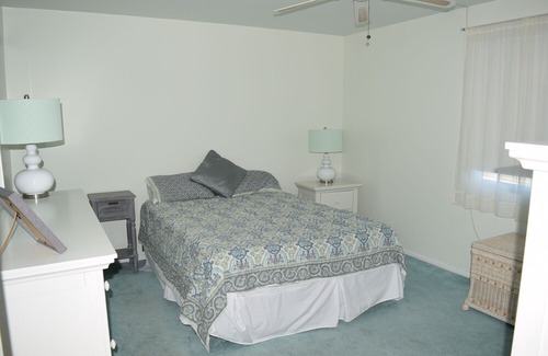 Sea Isle City Condo | Islander Plaza Condominium with a Pool