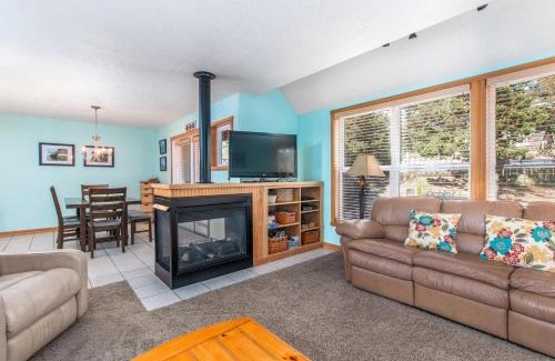 Shorepine Village House | Islander