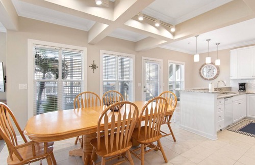 Ocean Isle Beach Condo | Islander Villas just steps away from the beach