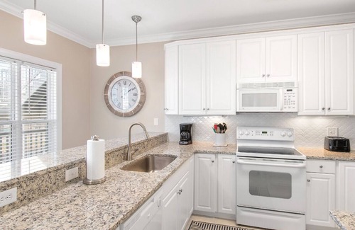 Ocean Isle Beach Condo | Islander Villas just steps away from the beach