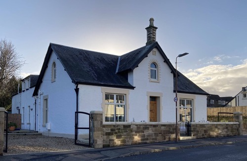 Pencaitland House | ISLAY House, Comfortable home- private garden, in quiet village, near Edinburgh