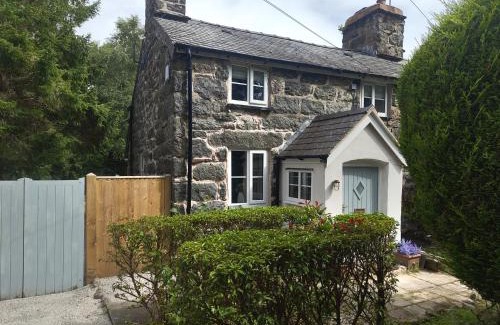 Llanuwchllyn House | Islwyn
