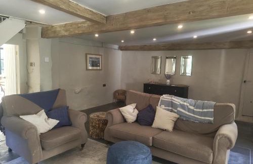 Llanuwchllyn House | Islwyn