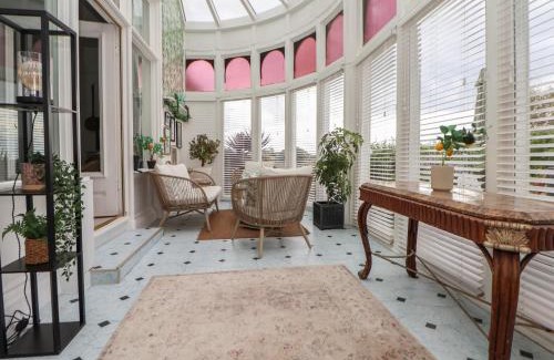 Waterloo Apartment | Ismay Billiard Room Apartment - Titanic Interest