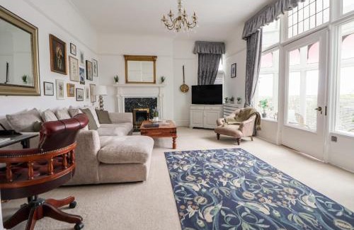 Waterloo Apartment | Ismay Billiard Room Apartment - Titanic Interest