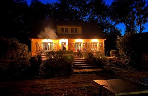 Pontgouin Villa | Isolated cottage for partying, lake, nature