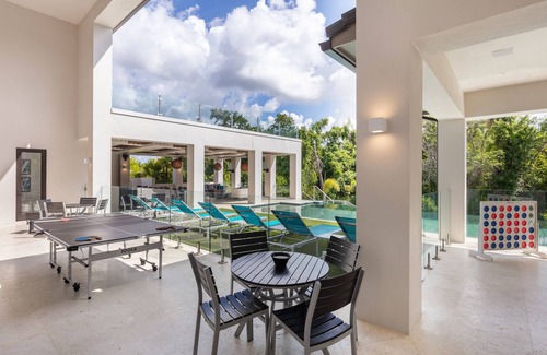 Reunion House | Isole Villa: Private Pool, Basketball Court, Sauna, Game Room, Theater, Gym, Water Park, Near Disney