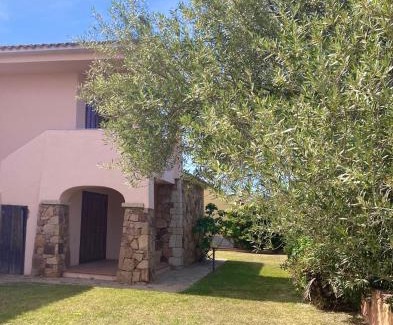 San Teodoro City Centre House | ISS Travel, Le Carrube two bedrooms apartments with air conditioning