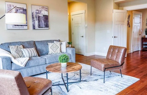Issaquah House | Issaquah's spacious pet-friendly home near I90