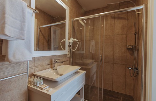 Cumhuriyet Hotel | Istanroom By KEO
