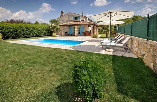 Visnjan Villa | Istrian stone villa with private pool near Porec