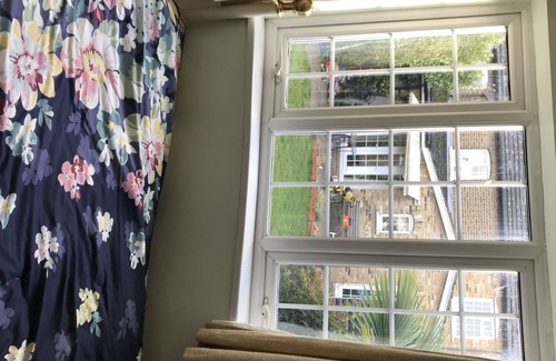 Fairlop Apartment | It has a private garden