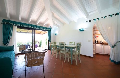 Punta De Su Turrione Villa | Villa Camilla private garden and pool. 30% DISCOUNT, PERIOD 24 MAY - 7 JUNE