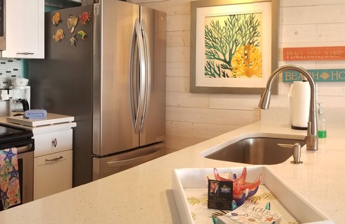 Hutchinson Island South Condo | IT'S 5 O'CLOCK SOMEWHERE AT ISLAND BEACH RESORT- REST/TIKI BAR! NO CLEANING FEE!