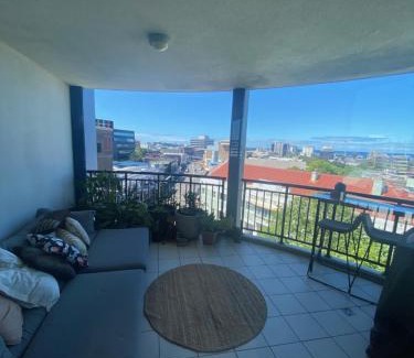 Wollongong CBD House | It's Paradise Here, Private Room with Breakfast and 2 cats