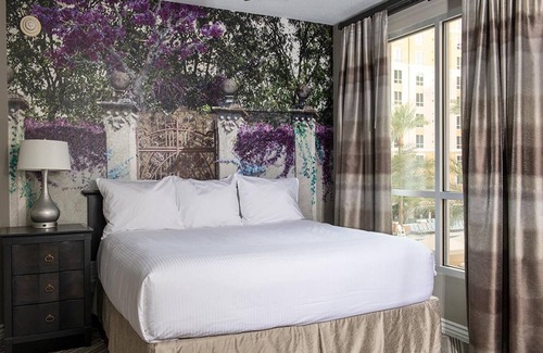 Las Vegas Resort | It's Vegas Baby! Spread Out in 2BR Deluxe Condo at Wyndham w/Hot Tub, Gym, Pools