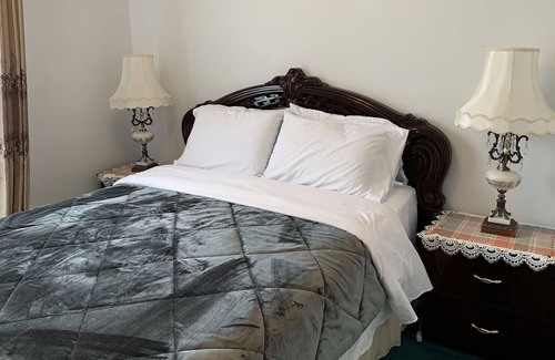 Niagara Falls Bed & Breakfast | ITALIAN Suite in SUSAN’S VILLA B & B / Hotel Garni- in Niagara Falls, Canada