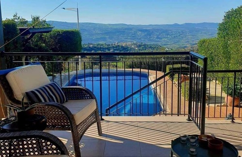 Meladeia Villa | Ithaki House: Breathtaking Views & Sunset Splendor