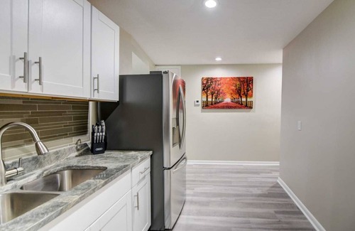 Hattiesburg House | It’s a beautiful renovated house with modern furniture and lovely decor.