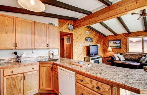Breezy Point Cabin | It’s Fall Y’all! Leaves are changing, fall color last coming soon. Book now!