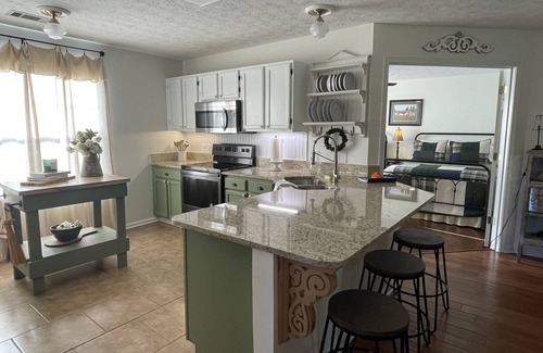 Dadeville Condo | It’s that time of year… book your Auburn football weekend! War Eagle!🦅