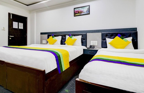 Mahadevpet Hotel | Itsy By Treebo - Hill View